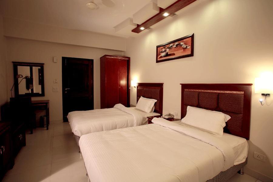Kartikay Hotel Hisar Luaran gambar