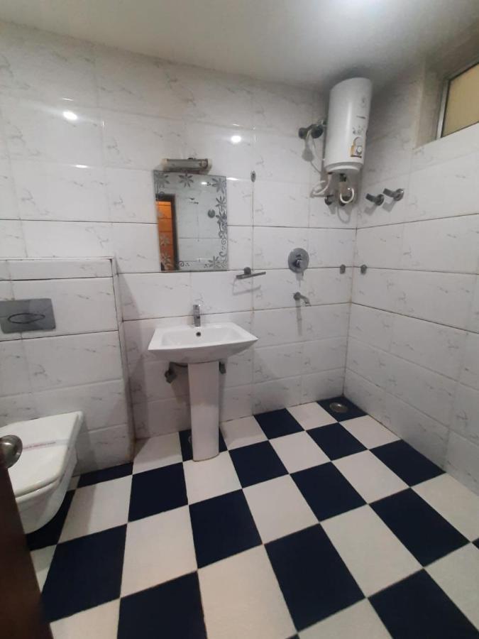 Kartikay Hotel Hisar Luaran gambar