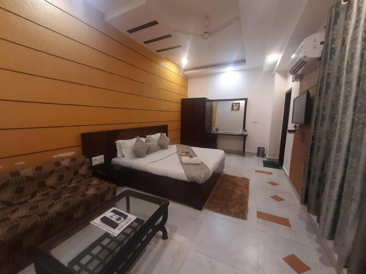 Kartikay Hotel Hisar Luaran gambar