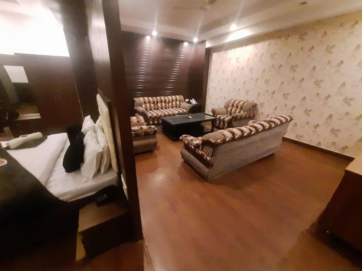 Kartikay Hotel Hisar Luaran gambar